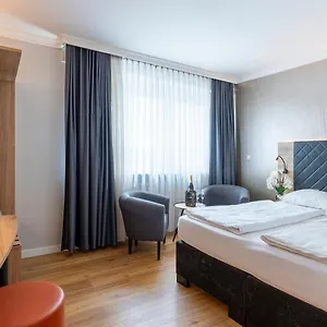 novum-hotel-rieker-stuttgart-hauptbahnhof.stuttgart-hotel.com/